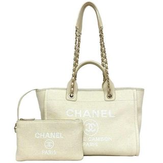 シャネル(CHANEL)のシャネル 2way トートバッグ ドーヴィルMM ホワイト ゴールド ドーヴィル 美品 チェーン ポーチ付 キャンバス レザー 中古 ランダム品番 CHANEL 白 トート ショルダー 肩掛け バッグ 新型 ロゴ ココマーク カジュアル(トートバッグ)