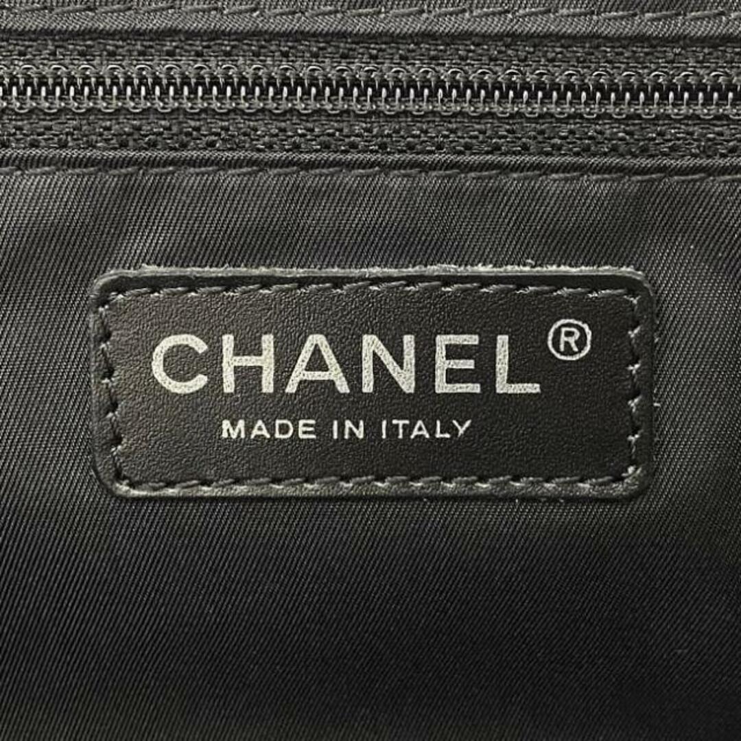 CHANEL(シャネル)のシャネル ミニ ボストンバッグ ブラウン ブラック ニュートラベル A15828 美品 ココマーク ナイロン レザー 中古 10番台 CHANEL ニュートラ ライン ハンドバッグ 肩掛け 軽量 ファスナー バッグ 定番 人気 茶色 黒 レディースのバッグ(ハンドバッグ)の商品写真