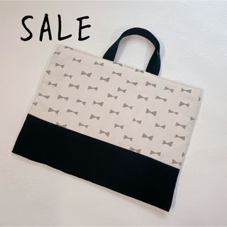 【SALE】レッスンバッグ 女の子 モノトーン シンプル リボン 白 グレー(バッグ/レッスンバッグ)