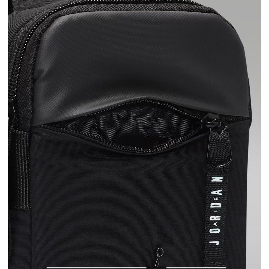 Jordan Brand（NIKE）(ジョーダン)のジョーダン エアボーン ヒップバック メンズのバッグ(ショルダーバッグ)の商品写真
