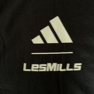 アディダス(adidas)のレズミルズ  ライブ2023 ワールドツアー記念Ｔ サイズL(Tシャツ/カットソー(半袖/袖なし))