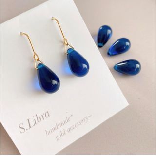 deep blue*深い青色の大粒雫クリアガラスドロップ ピアス　ハンドメイド(ピアス)