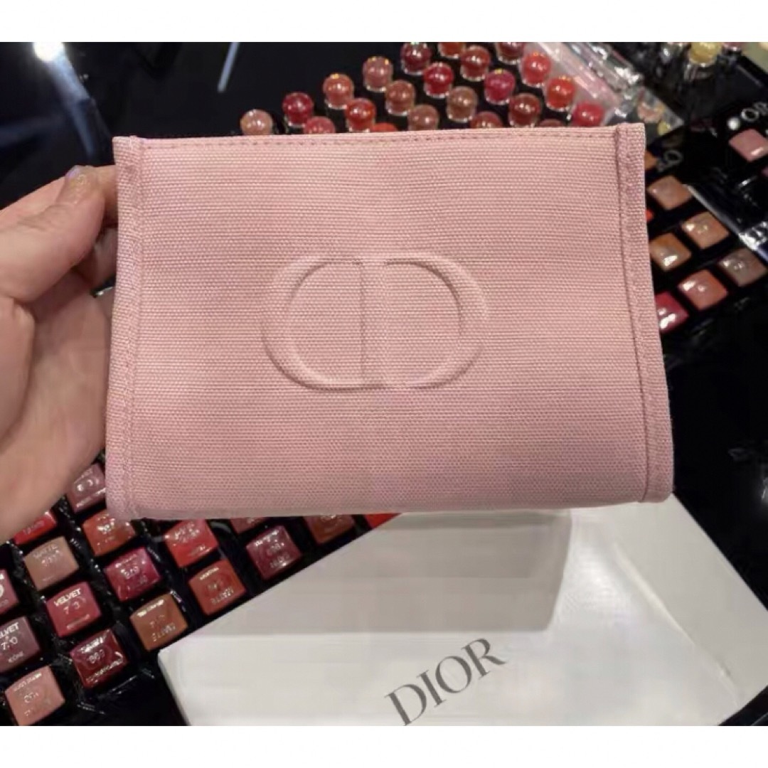 Christian Dior(クリスチャンディオール)の新品未使用　ディオール   スクエア　ポーチ　ピンク　DIOR レディースのファッション小物(ポーチ)の商品写真