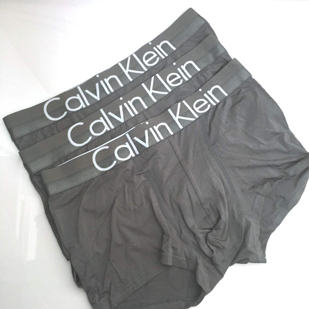 ck Calvin Klein(シーケーカルバンクライン)のカルバンクライン メンズ　ボクサーパンツ　ダークグレー　S メンズのアンダーウェア(ボクサーパンツ)の商品写真