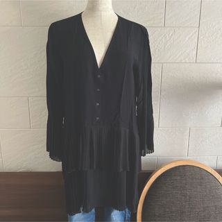 ザラ(ZARA)のZARA ザラ　コントラストプリーツブラウス　裾プリーツ(シャツ/ブラウス(長袖/七分))