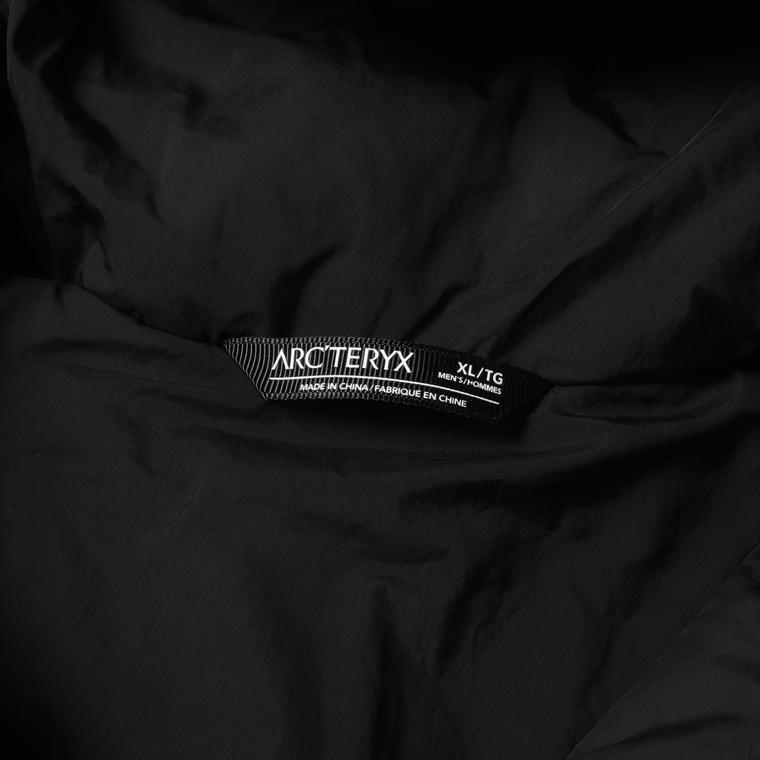 ARC'TERYX(アークテリクス)の美品 ARC TERYX アークテリクス ジャケット サイズ:XL GORE-TEX ベータ インサレーテッドジャケット Beta Insulated Jacket / 2023年製 ブラック 黒 アウター コート ブルゾン【メンズ】【中古】 メンズのジャケット/アウター(その他)の商品写真