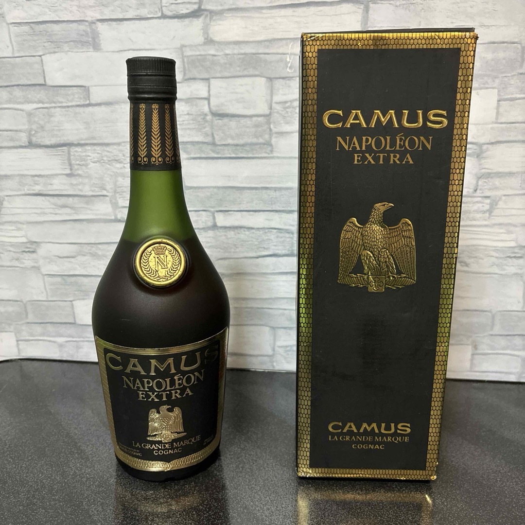 カミュ(カミュ)のCAMUS  ナポレオンエクストラ　ブランデー 食品/飲料/酒の酒(ブランデー)の商品写真