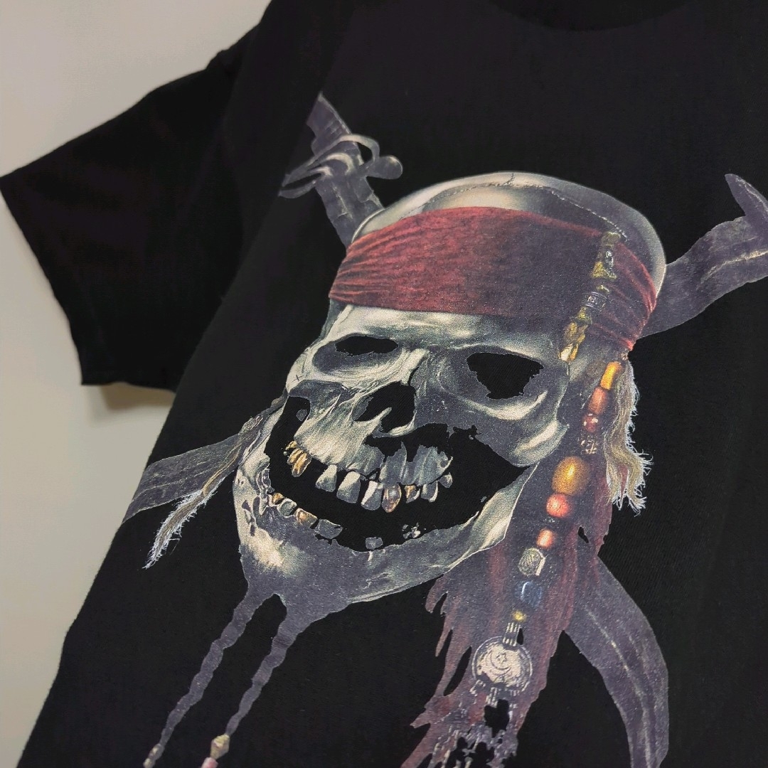 Disney(ディズニー)の★Pirates of the Caribbean プリント 映画 Tシャツ メンズのトップス(Tシャツ/カットソー(半袖/袖なし))の商品写真