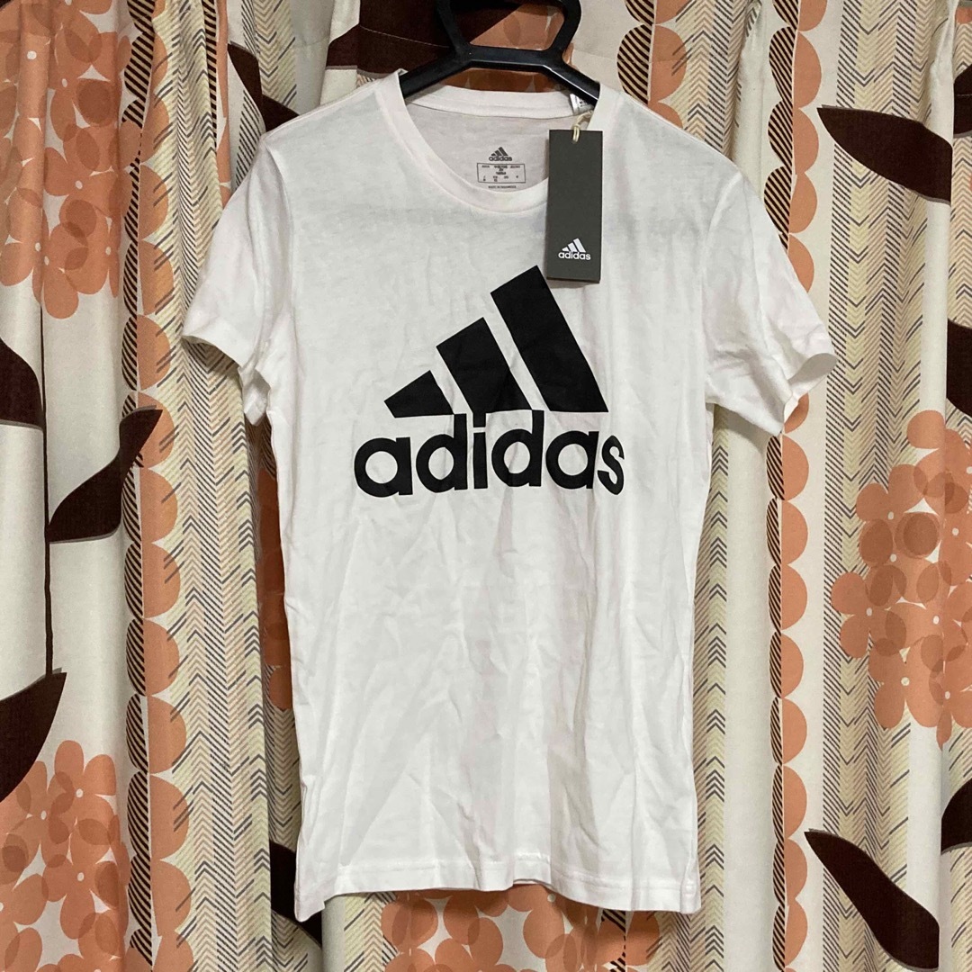 adidas(アディダス)のadidas アディダス 半袖Tシャツ　レディース　トップス　白　春　夏　M レディースのトップス(Tシャツ(半袖/袖なし))の商品写真