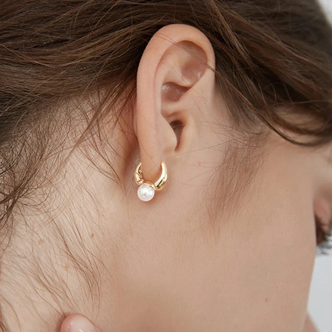 DEUXIEME CLASSE(ドゥーズィエムクラス)の【p33】small pearl pierce 18k gold-plated  レディースのアクセサリー(ピアス)の商品写真