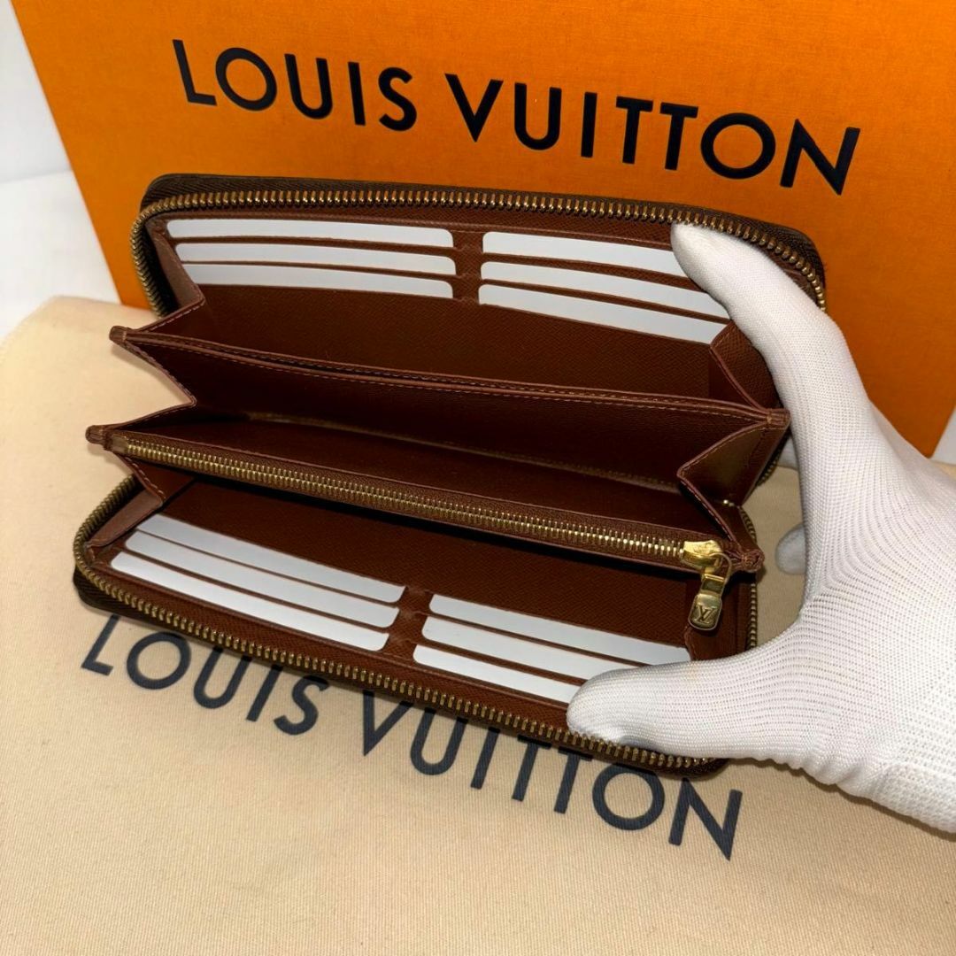 LOUIS VUITTON(ルイヴィトン)の【teru様】定価11万　ルイヴィトン　ジッピーウォレット　モノグラム　長財布 レディースのファッション小物(財布)の商品写真