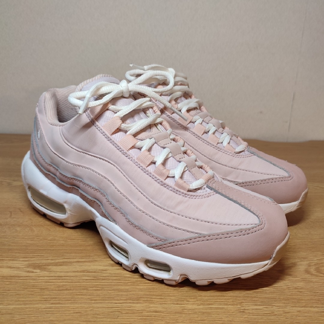 NIKE(ナイキ)の箱付 美品 大人気 NIKE AIRMAX95 "Pink Rose" 23.5 レディースの靴/シューズ(スニーカー)の商品写真