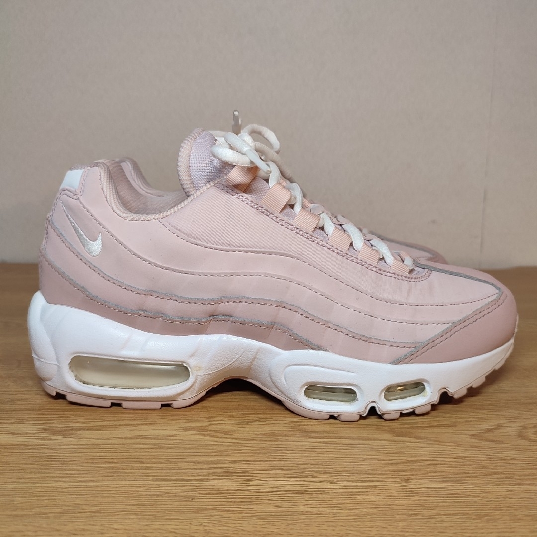 NIKE(ナイキ)の箱付 美品 大人気 NIKE AIRMAX95 "Pink Rose" 23.5 レディースの靴/シューズ(スニーカー)の商品写真