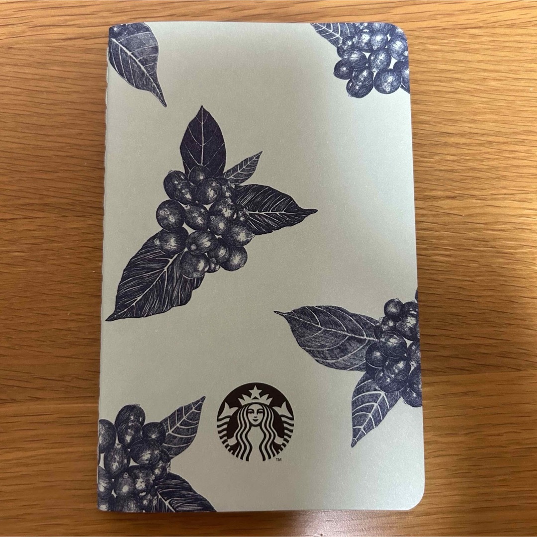 Starbucks Coffee(スターバックスコーヒー)の〈値下げ〉新品未使用　スターバックスコーヒー　スタバ　モレスキン　ミニノート エンタメ/ホビーのコレクション(ノベルティグッズ)の商品写真