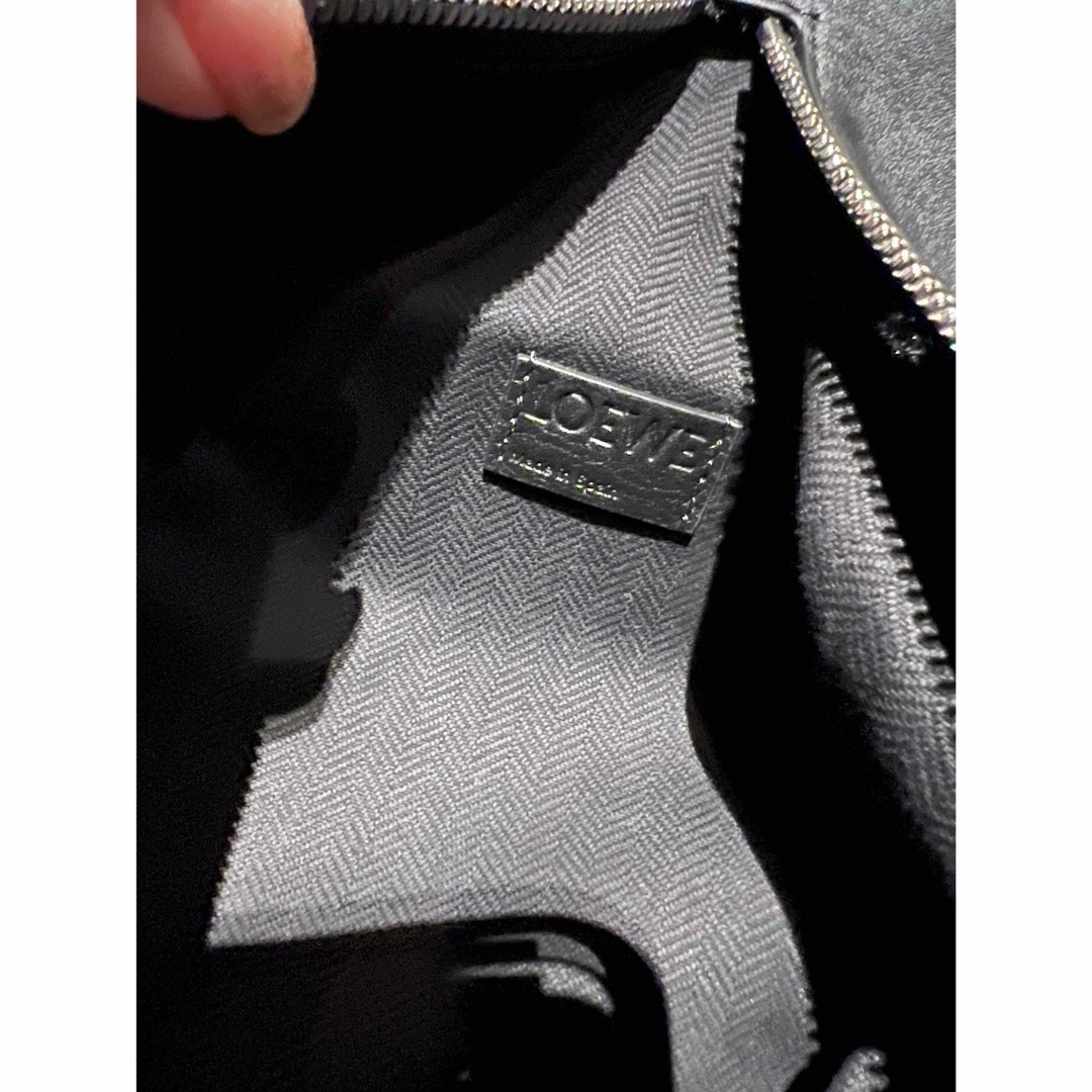 LOEWE(ロエベ)の LOEWE ロエベ コンバーチブル バックパック（クラシックカーフ） ブラック メンズのバッグ(バッグパック/リュック)の商品写真