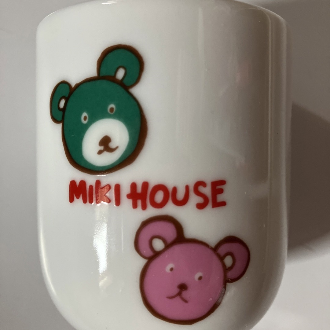 mikihouse(ミキハウス)の新品未使用 ミキハウス 陶器製の湯呑み くまさん ツヤがありキレイです インテリア/住まい/日用品のキッチン/食器(グラス/カップ)の商品写真