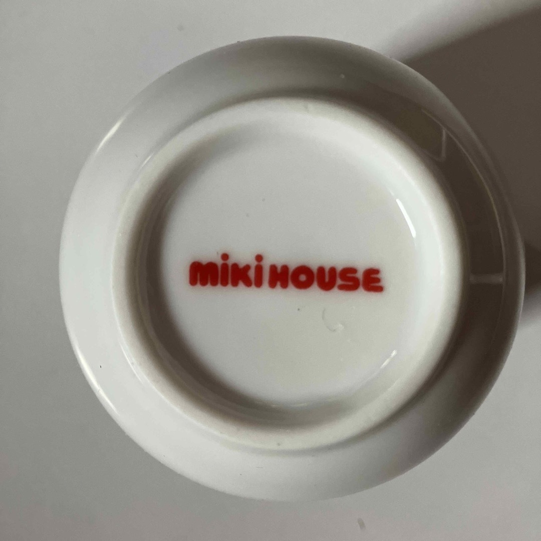 mikihouse(ミキハウス)の新品未使用 ミキハウス 陶器製の湯呑み くまさん ツヤがありキレイです インテリア/住まい/日用品のキッチン/食器(グラス/カップ)の商品写真