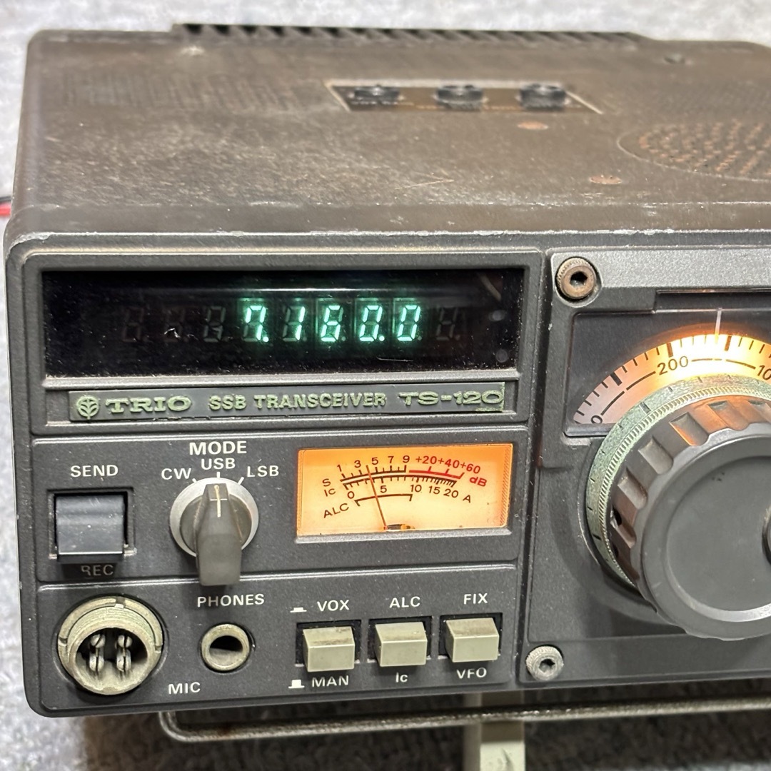 TRIO TS-120 HF SSB TRANSCEIVER エンタメ/ホビーのテーブルゲーム/ホビー(アマチュア無線)の商品写真