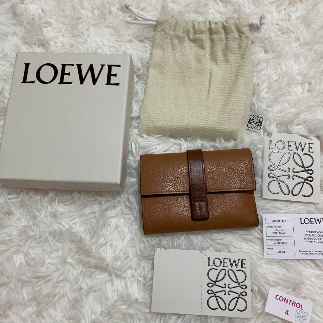 LOEWE(ロエベ)の付属完備✨ロエベ　財布　スモールバーティカルウォレット　ブラウン　アナグラム レディースのファッション小物(財布)の商品写真