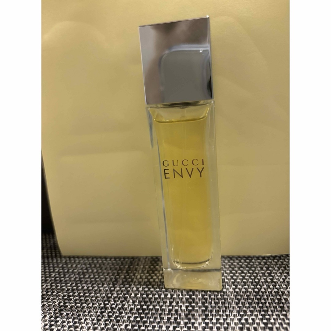 Gucci(グッチ)の廃盤品 GUCCI グッチ ENVY エンヴィ オードトワレ30ml香水 コスメ/美容の香水(香水(女性用))の商品写真