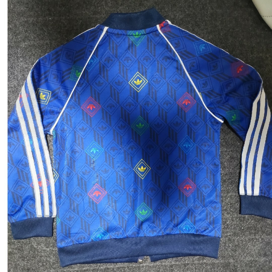 adidas(アディダス)のアディダスオリジナル　キッズ100 キッズ/ベビー/マタニティのキッズ服男の子用(90cm~)(ジャケット/上着)の商品写真