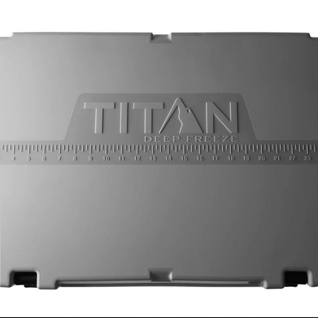 コストコ(コストコ)のクーラーボックス　新品未使用　Titan DeepFreeze Roto 55 スポーツ/アウトドアのアウトドア(その他)の商品写真