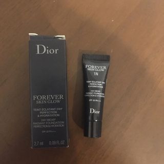 ディオール(Dior)のディオール　スキンフォーエヴァー　フルイドグロウ　リキッドファンデーション　1N(ファンデーション)