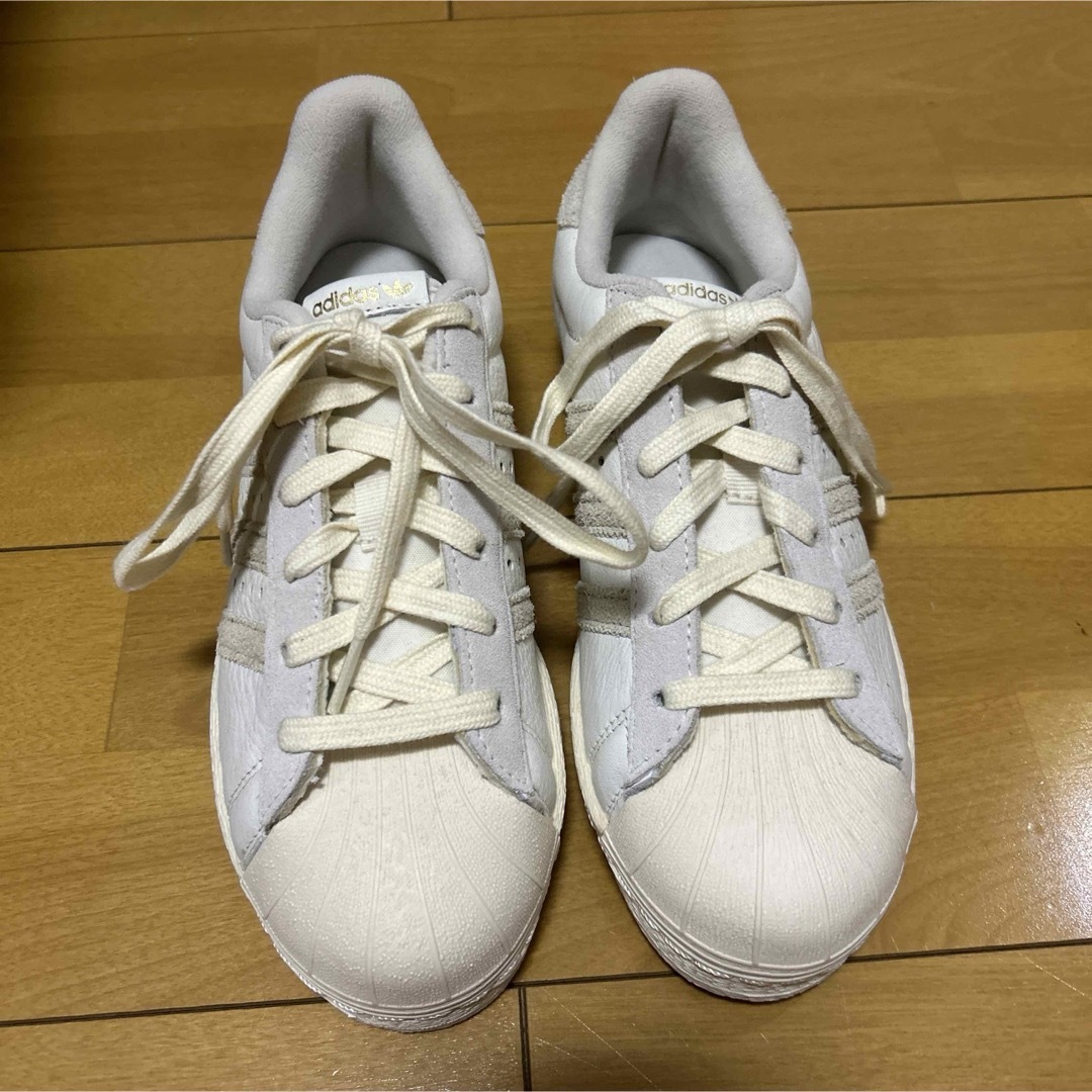 adidas(アディダス)のスーパースター 82 adidas レディースの靴/シューズ(スニーカー)の商品写真