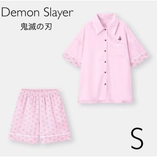 ジーユー(GU)のGU サテンパジャマ(半袖&ショートパンツ)Demon Slayer S(パジャマ)