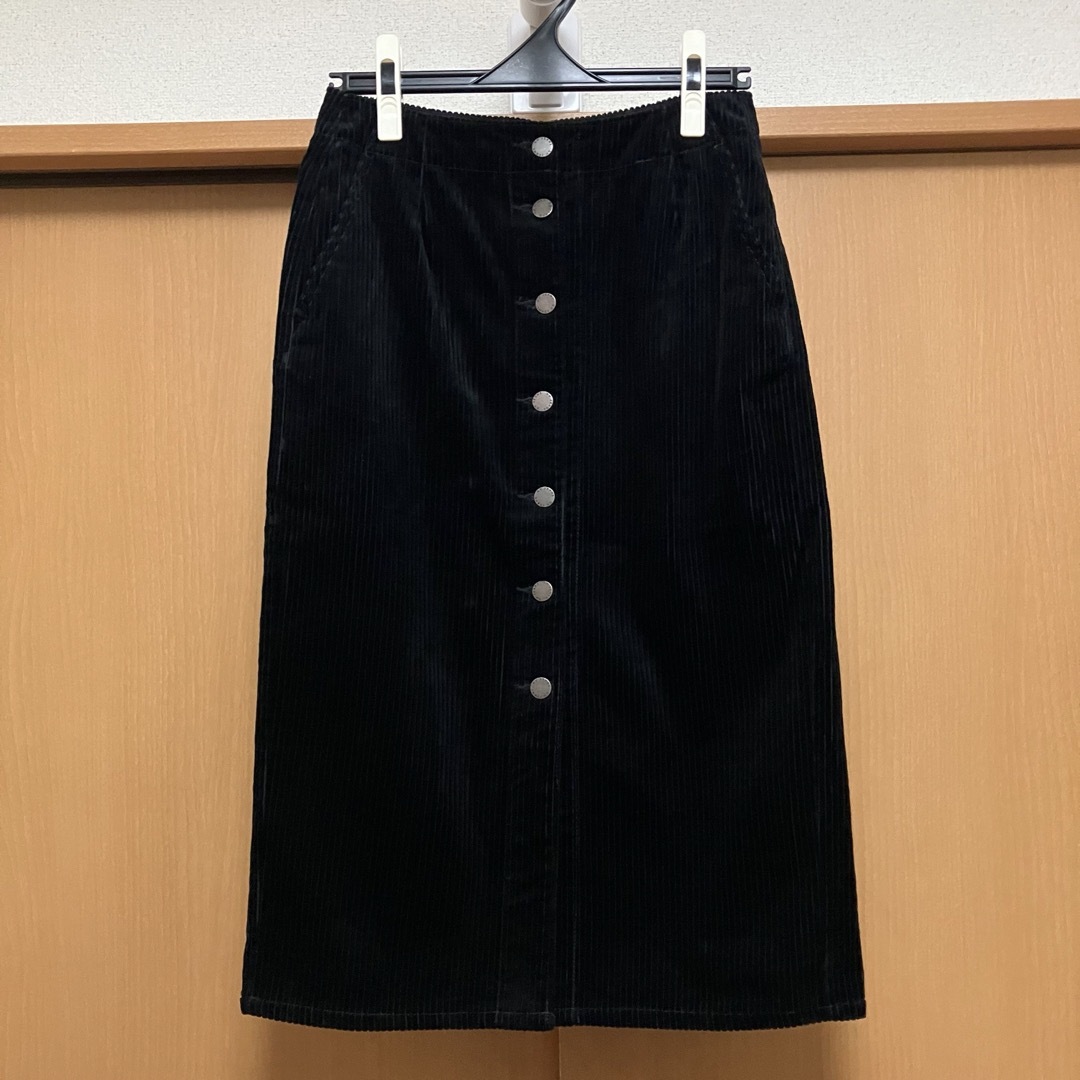 GU(ジーユー)のGU コーデュロイタイトスカート レディースのスカート(ひざ丈スカート)の商品写真