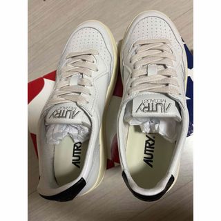 AUTRY  オートリMEDALIST LOW SNEAKERS レディース(スニーカー)