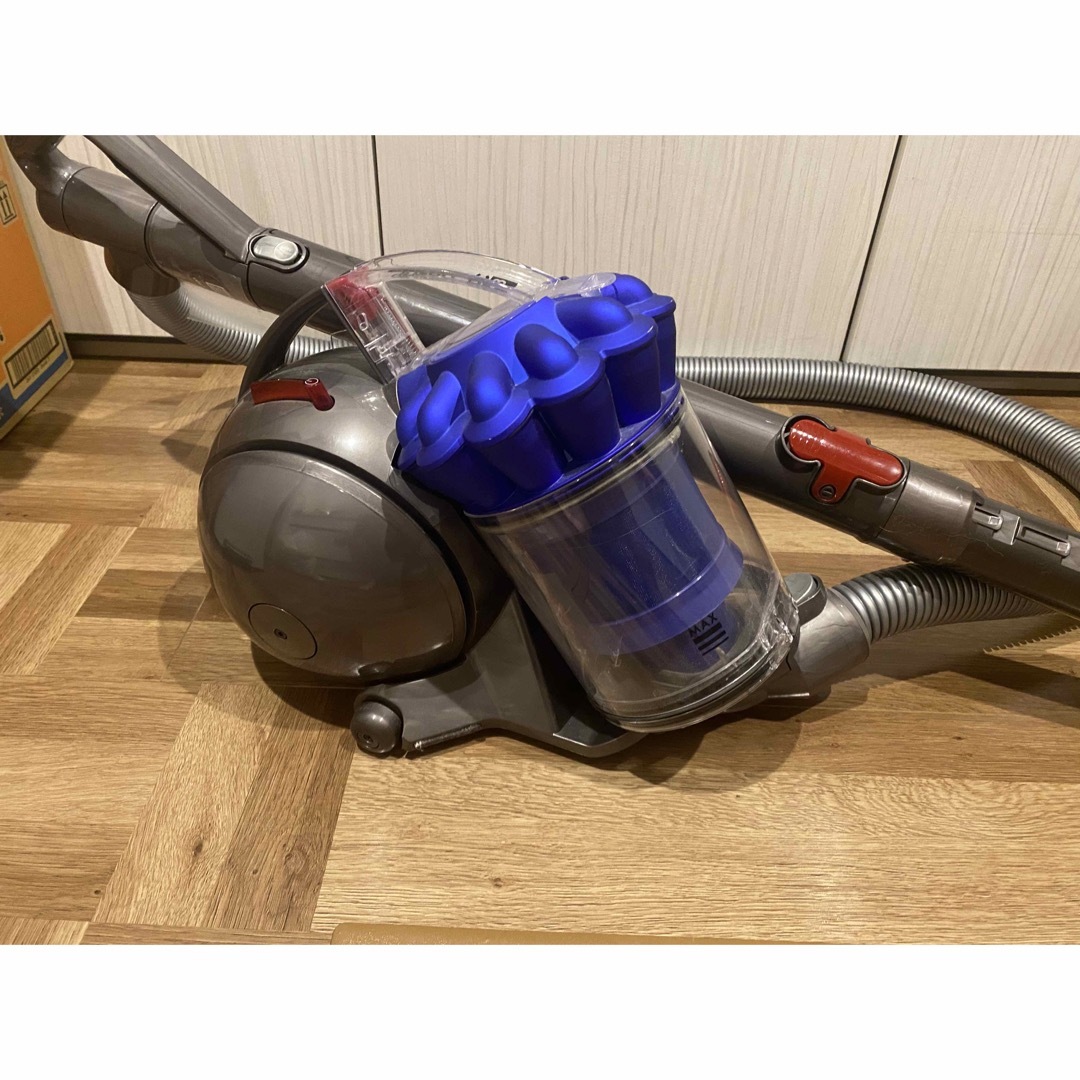 Dyson(ダイソン)のダイソン掃除機(コード付) スマホ/家電/カメラの生活家電(掃除機)の商品写真