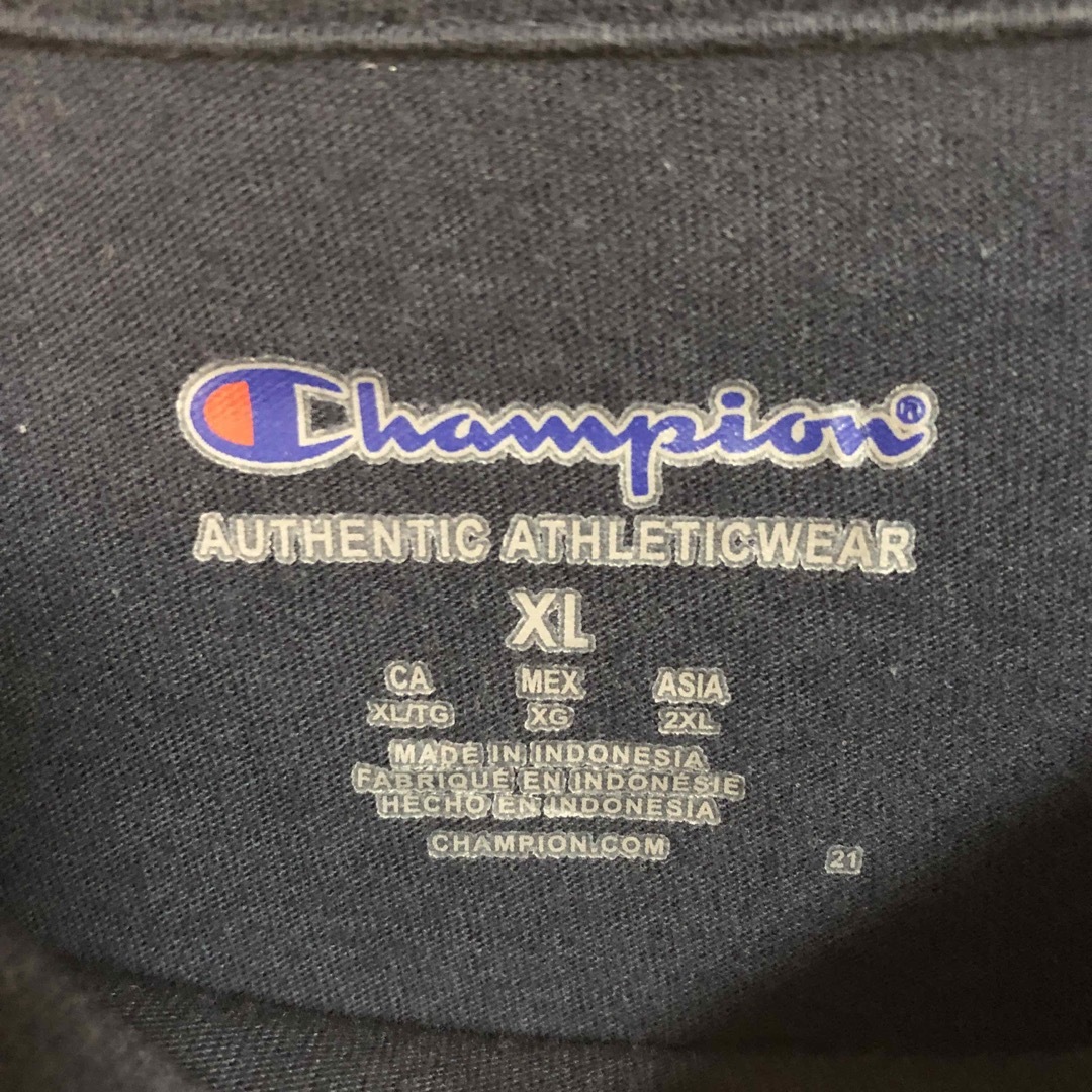 Champion(チャンピオン)のUS古着　チャンピオン　黒　Tシャツ　XLサイズ　プリント　ロゴ　ビッグサイズ メンズのトップス(Tシャツ/カットソー(半袖/袖なし))の商品写真