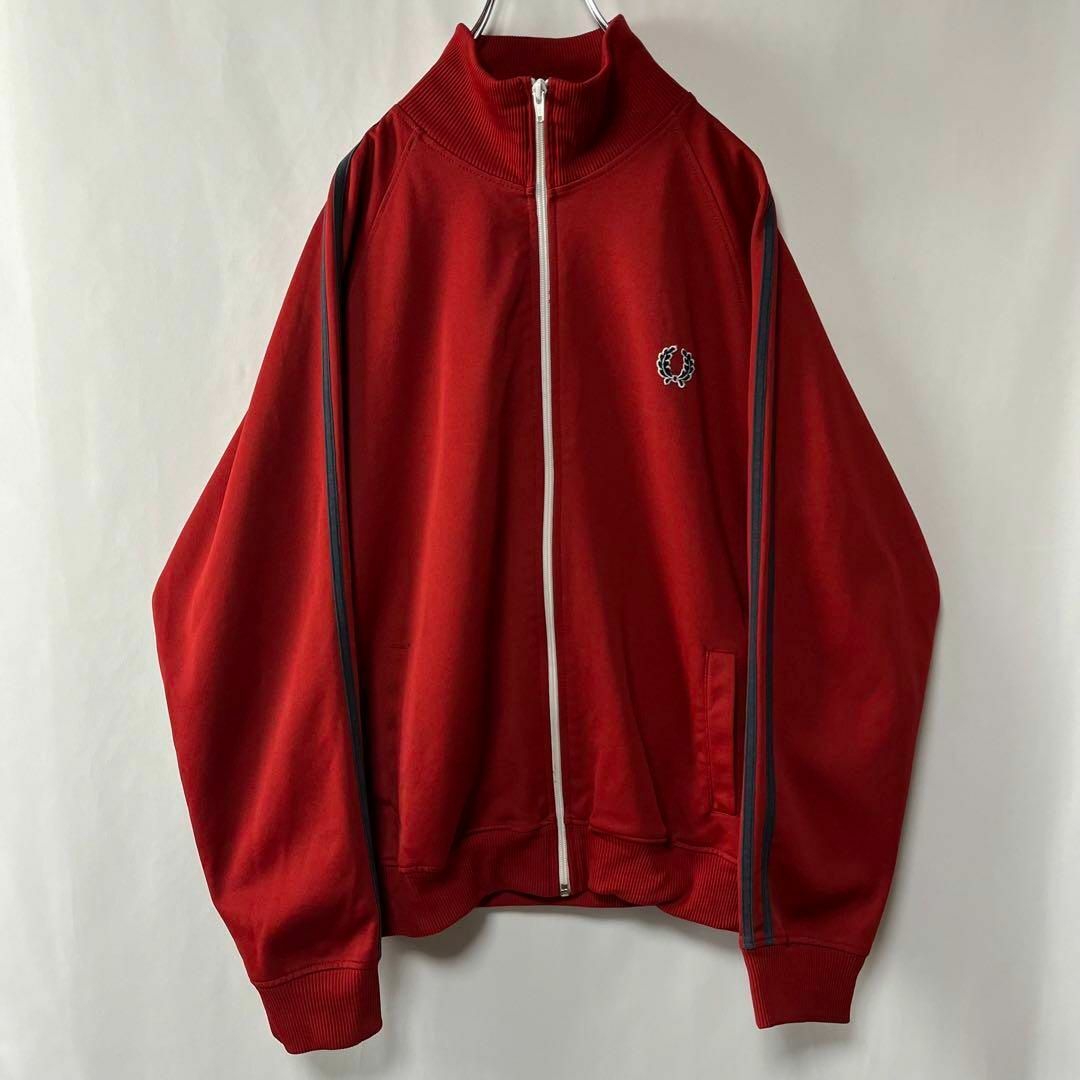 FRED PERRY(フレッドペリー)のフレッドペリー　トラックジャケット　ワンポイントロゴ　ポルトガル製　M レッド メンズのトップス(ジャージ)の商品写真