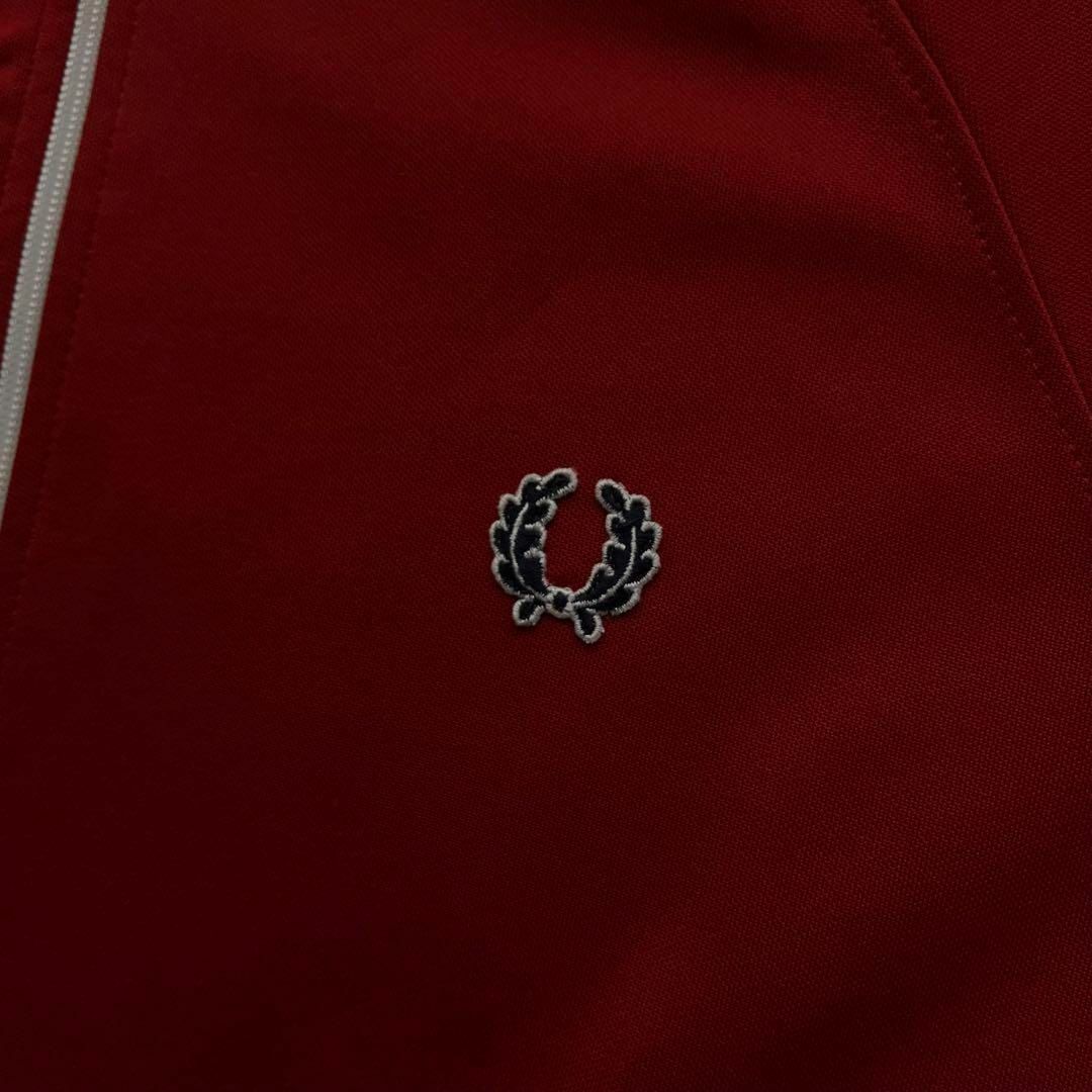 FRED PERRY(フレッドペリー)のフレッドペリー　トラックジャケット　ワンポイントロゴ　ポルトガル製　M レッド メンズのトップス(ジャージ)の商品写真