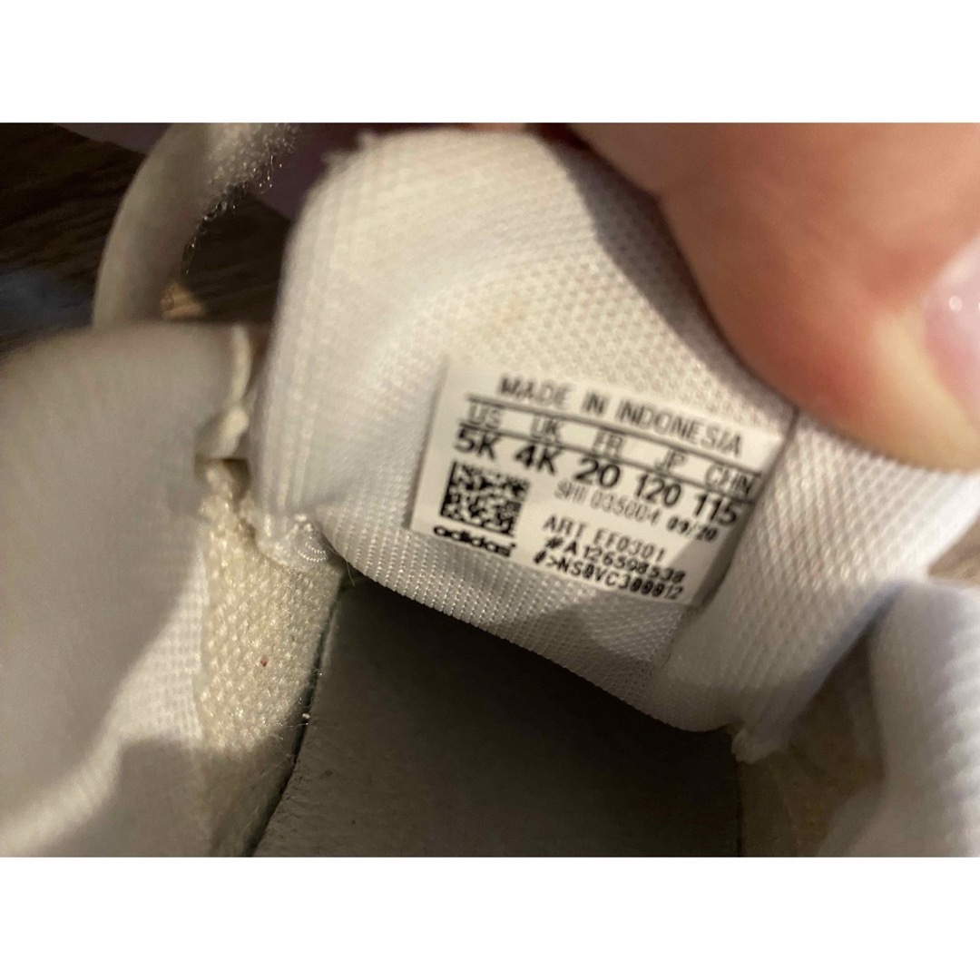 adidas(アディダス)のadidas スタンスミス風 ファーストシューズ 男の子 女の子  キッズ/ベビー/マタニティのベビー靴/シューズ(~14cm)(スニーカー)の商品写真