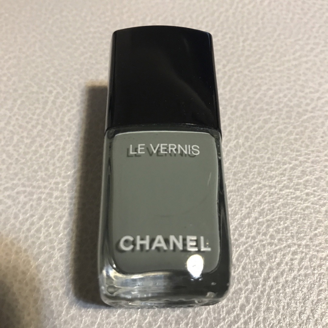 CHANEL(シャネル)のCHANEL　ネイルエナメル  ヴェルニ 131 キャヴァリエ スゥル コスメ/美容のネイル(マニキュア)の商品写真