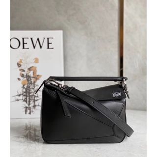 ロエベ(LOEWE)の美品希少 ロエベ　パズルバッグ ショルダーバッグ(ショルダーバッグ)