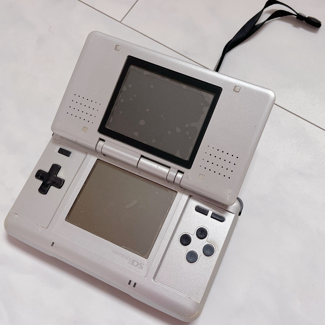 ニンテンドーDS(ニンテンドーDS)の[動作確認済み] 初代　Nintendo DS 本体&電源ケーブル エンタメ/ホビーのゲームソフト/ゲーム機本体(携帯用ゲーム機本体)の商品写真