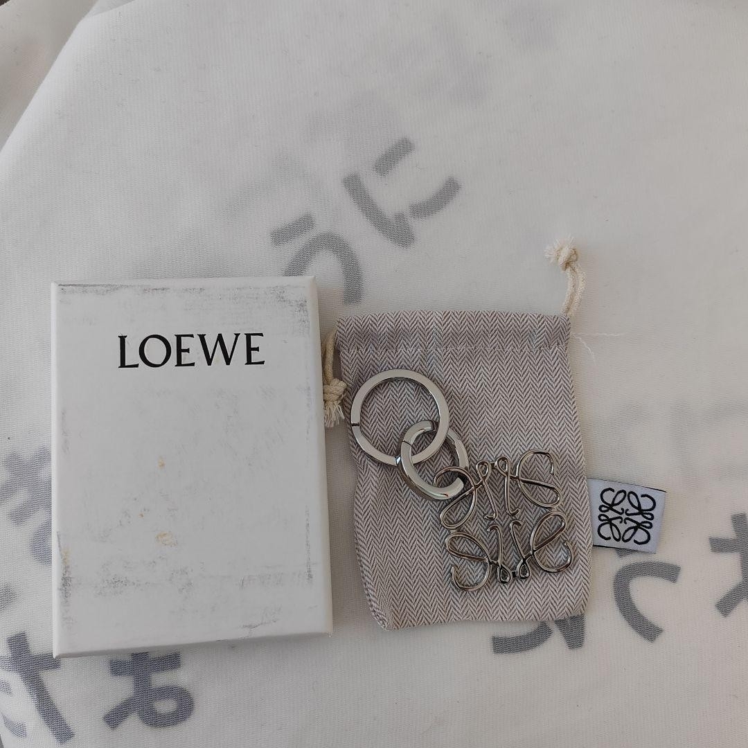 LOEWE(ロエベ)のLOEWE ロエベ キーリング/ANAGRAM レディース 2023年新作 レディースのファッション小物(キーホルダー)の商品写真