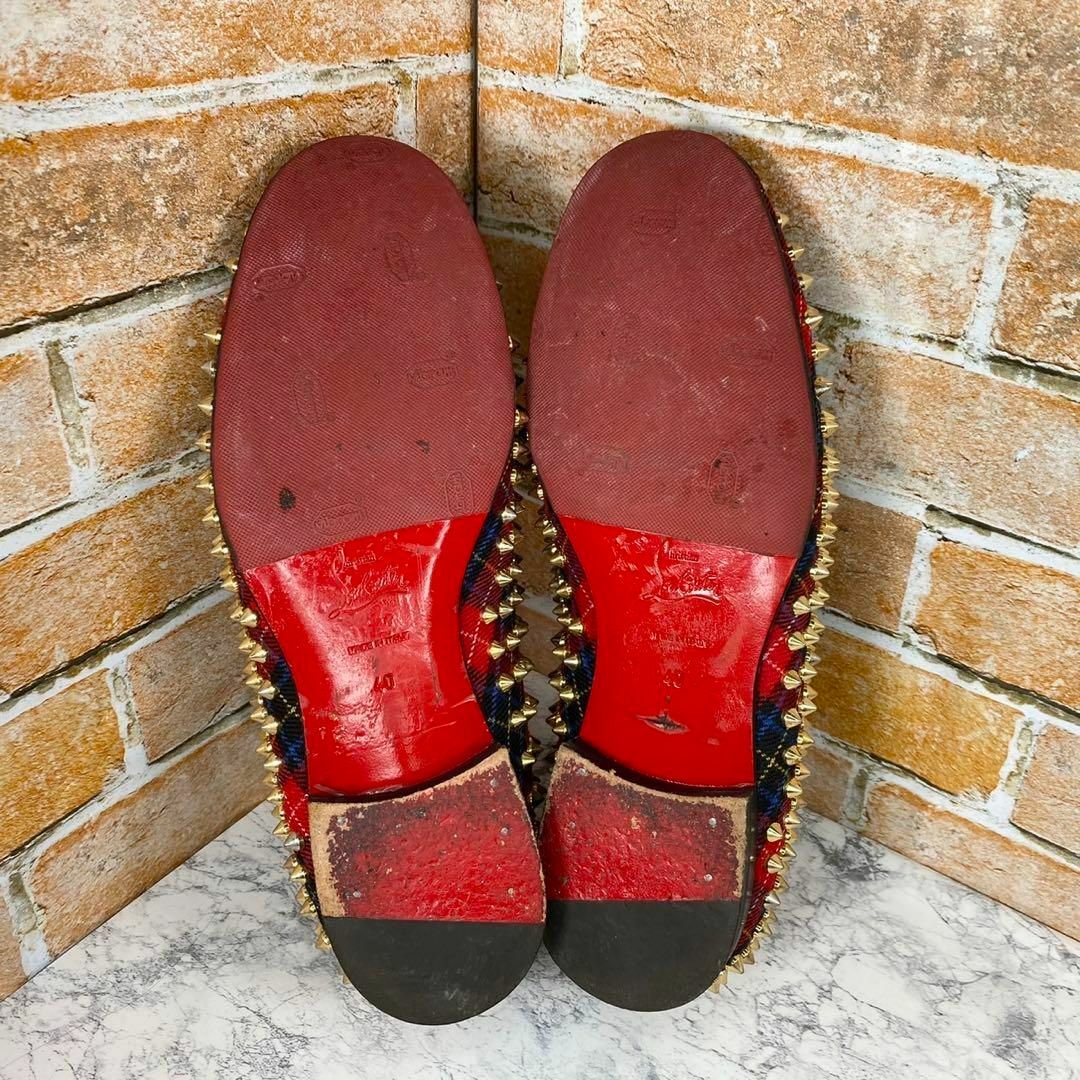 Christian Louboutin(クリスチャンルブタン)の【メンズブランド靴】クリスチャンルブタン25cm　スタッズ　赤チェックローファー メンズの靴/シューズ(ドレス/ビジネス)の商品写真