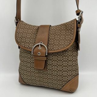 コーチ(COACH)の【美品】coach ミニ シグネチャー ショルダーバッグ　肩掛け　ベルト　茶系(ショルダーバッグ)