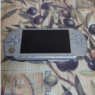 プレイステーションポータブル(PlayStation Portable)のPSP3000 シルバー(携帯用ゲーム機本体)