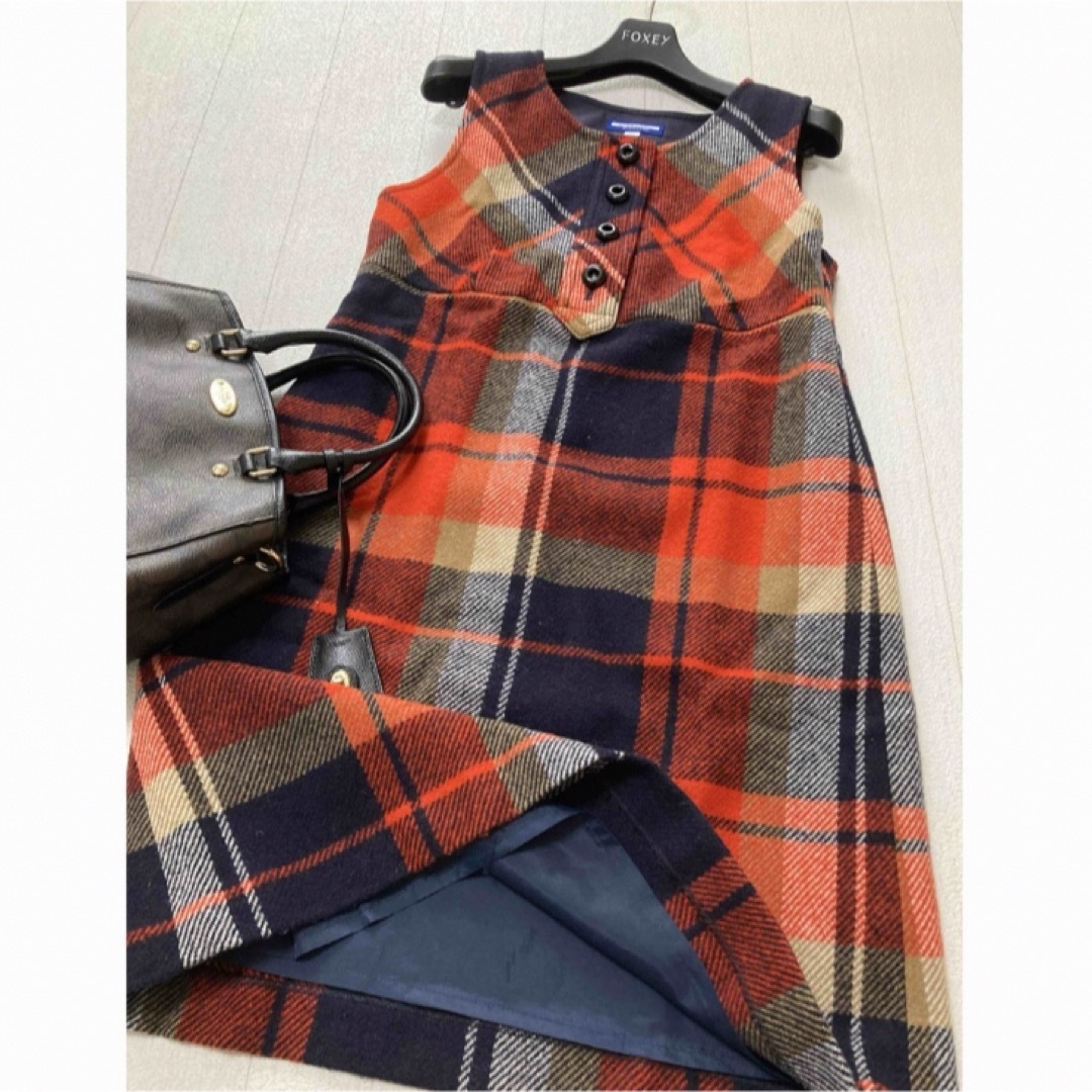 BURBERRY BLUE LABEL(バーバリーブルーレーベル)の美品 バーバリー ブルーレーベル ワンピース チェック オレンジ カタログ レディースのワンピース(ひざ丈ワンピース)の商品写真