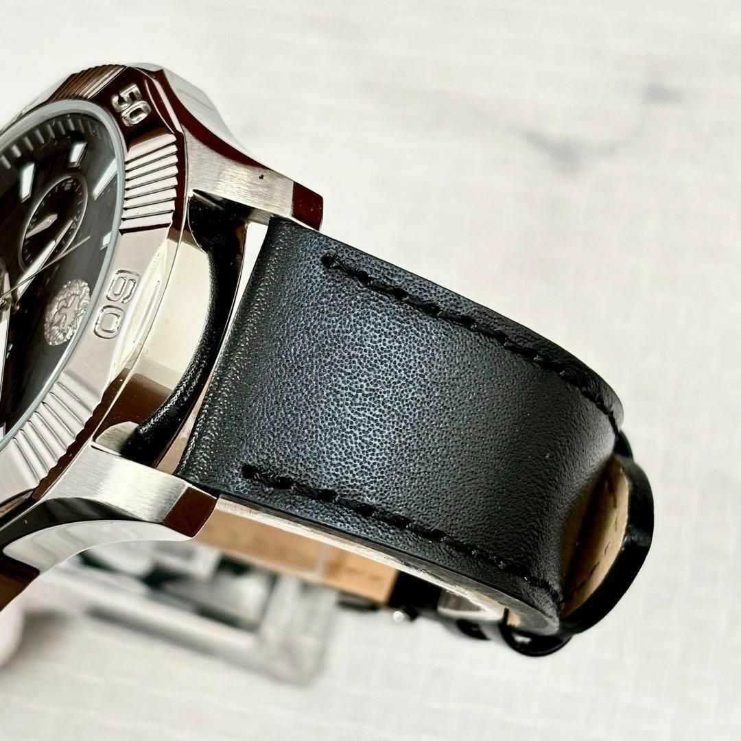 VERSACE(ヴェルサーチ)の新品ヴェルサス ヴェルサーチ クオーツ メンズ腕時計 シルバー ブラック レザー メンズの時計(腕時計(アナログ))の商品写真