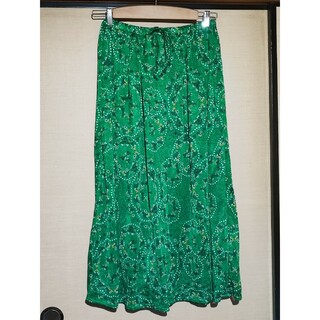 チチカカ(titicaca)のチチカカ　鮮やかグリーンのロングスカート(ロングスカート)