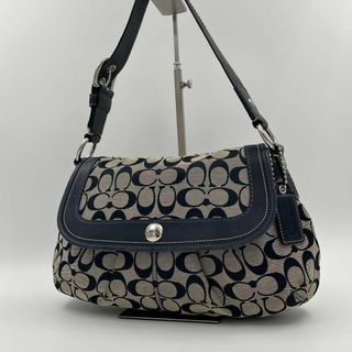 コーチ(COACH)の【美品】coach ワンショルダー　ショルダーバッグ　シグネチャー　銀ボタン(ハンドバッグ)