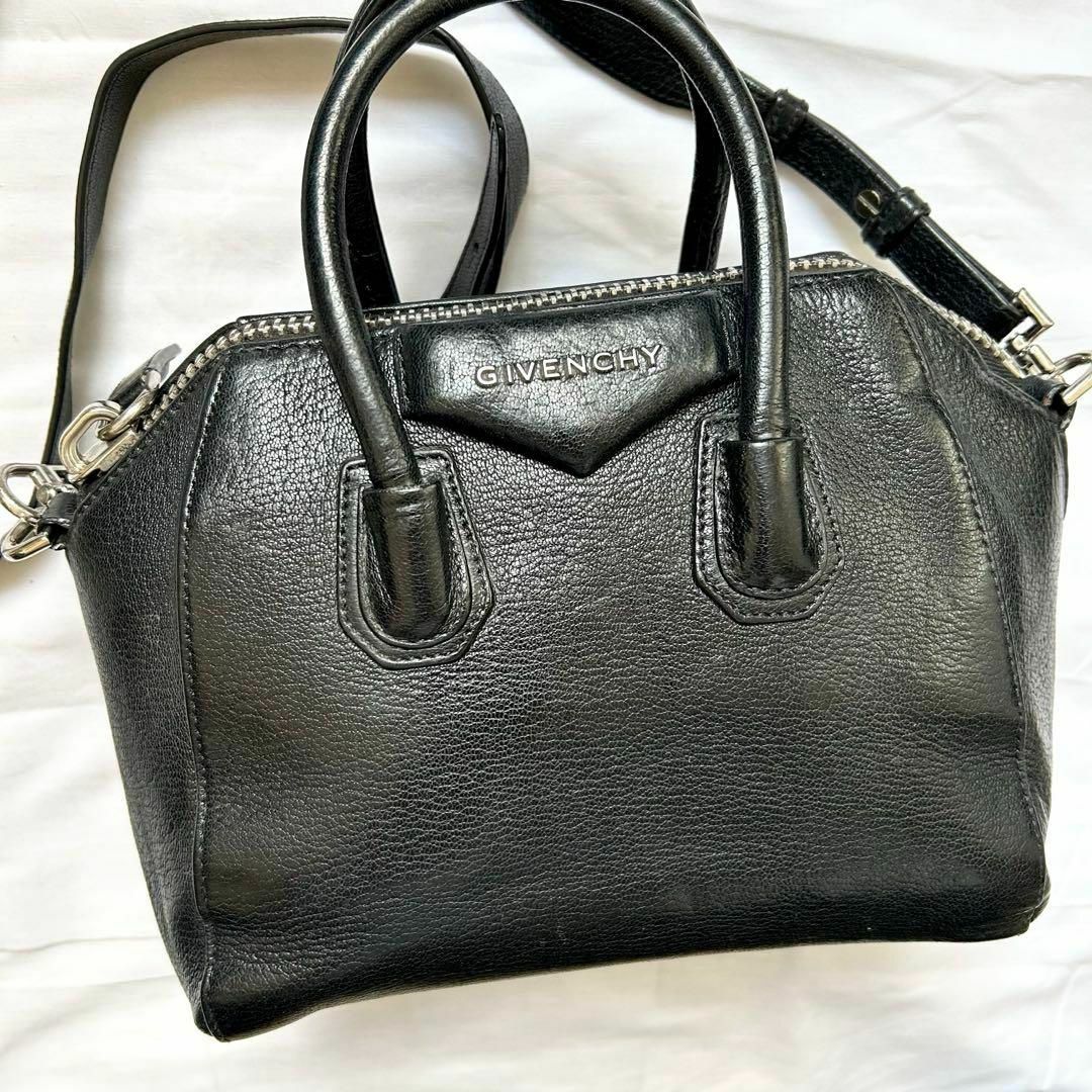 GIVENCHY(ジバンシィ)の✨美品✨ GIVENCHY ショルダーバッグ　 アンティゴナ ミニ　黒　本革 レディースのバッグ(ショルダーバッグ)の商品写真