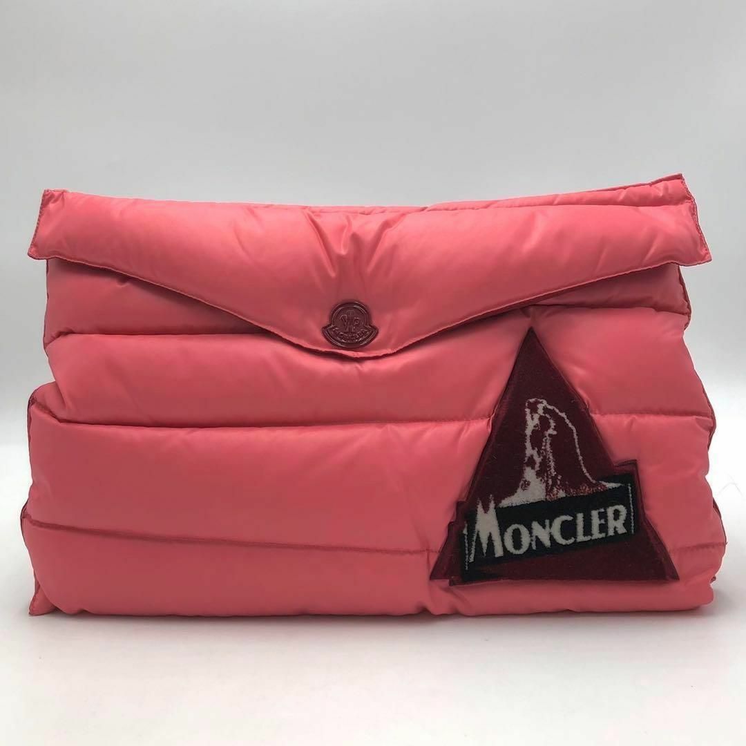 MONCLER(モンクレール)の［非売品・極美品］モンクレール クラッチバッグ　ダウン　ピンク　ワッペン メンズのバッグ(セカンドバッグ/クラッチバッグ)の商品写真