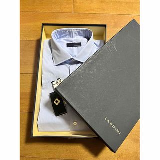 ラルディーニ(LARDINI)の未使用 LARDINI ラルディーニ ドレスシャツ ストレッチ サックス 高級(シャツ)